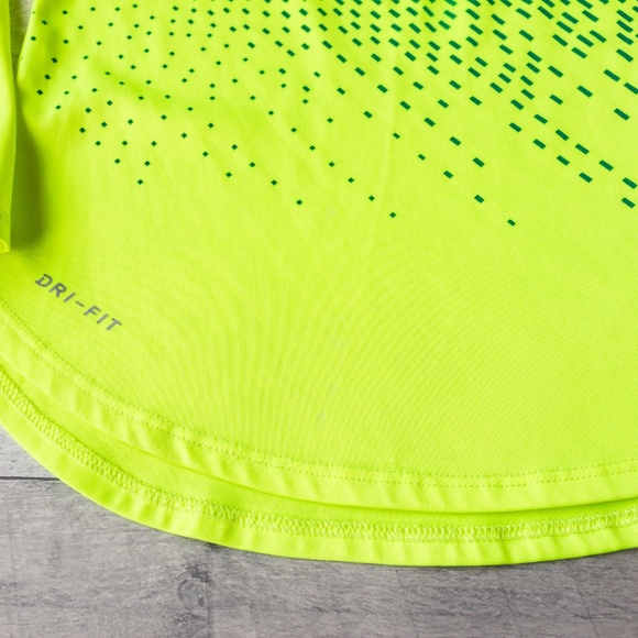 Bundle Of Two Boys Nike Dri-Fit Shirts - Picture 4 of 7